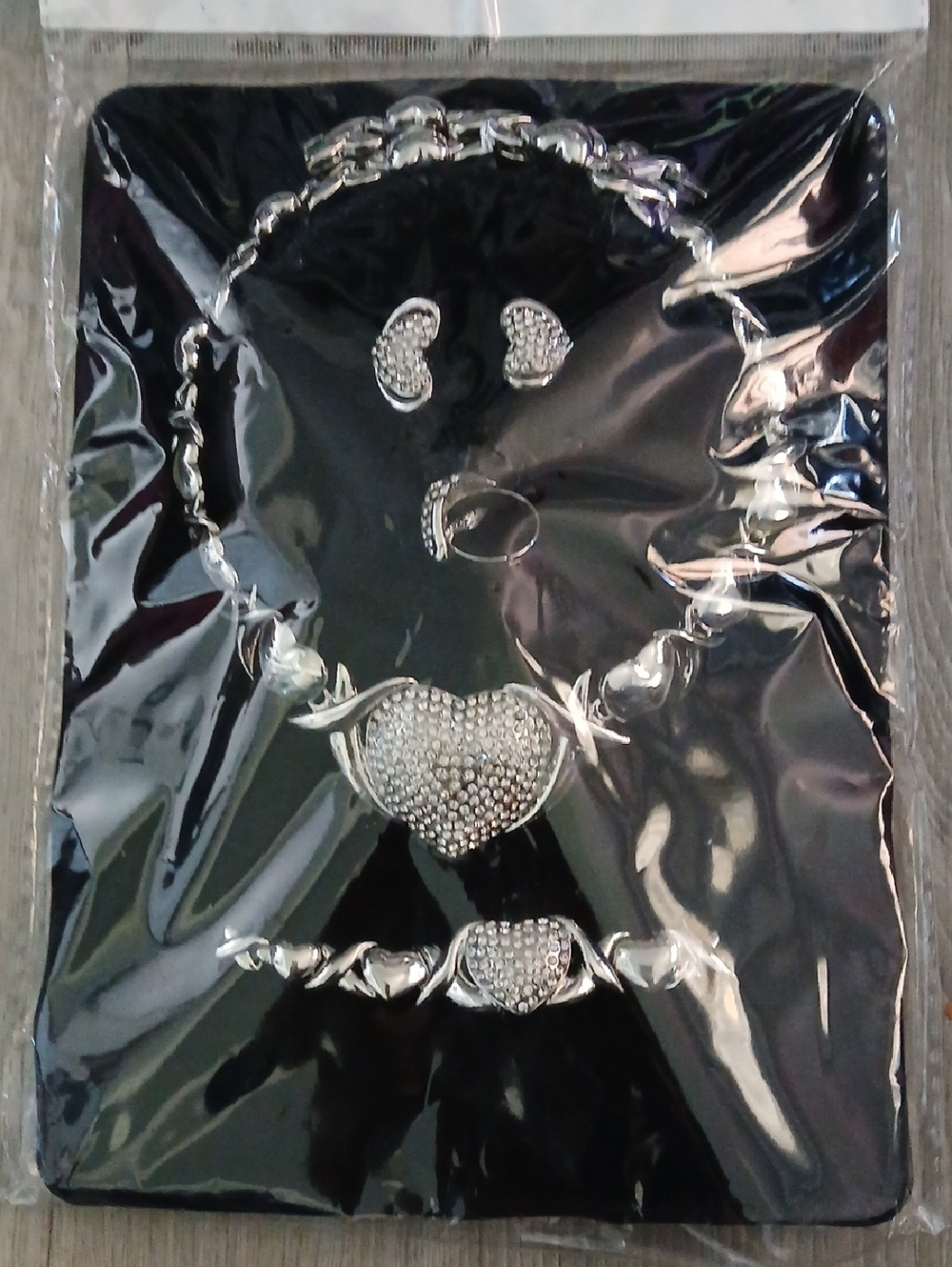 Rhinestone Heart Jewelry Set - Silver Tone